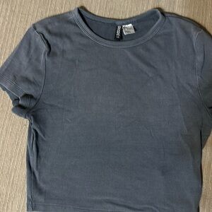 DIVIDED - crop top size small ladies